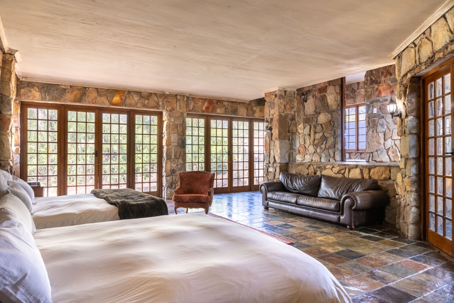 5 Bedroom Property for Sale in Uitenhage Rural Eastern Cape